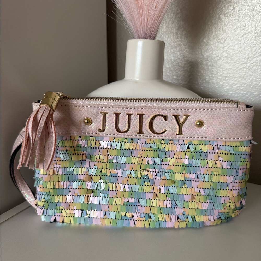 Juicy Couture wristlet